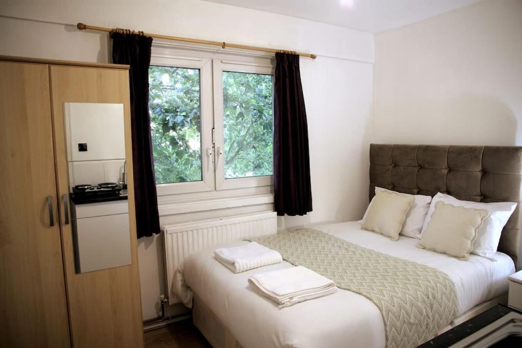 Ensuite With Kitchen Stunning Double-bed In Zone 2 London