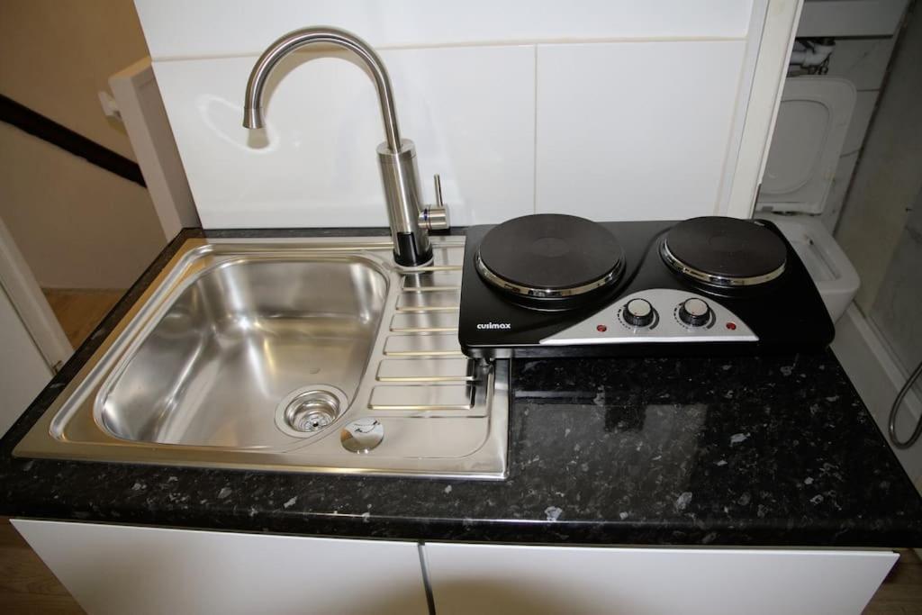 Ensuite With Kitchen Stunning Double-bed In Zone 2 * London